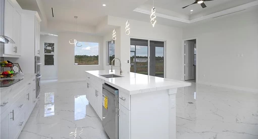 Amazonas 1 — Kitchen